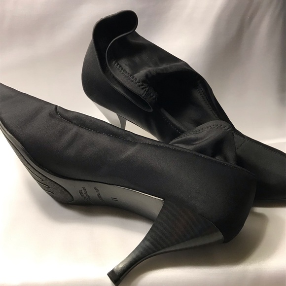 High-Heeled Ankle Bootie - Picture 5 of 11